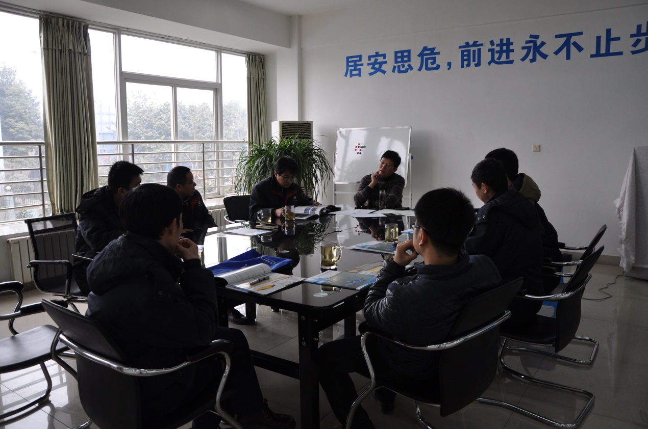中航工业成飞集团工程师一行到访星空平台公司-2.jpg